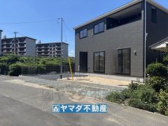 1号棟ケイミュー外壁は汚れが付きにくい効果を併せ持つ特徴があります。