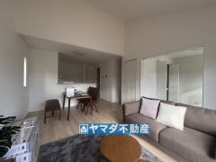 リビングの広さに加えて和室の入り口を開放すればさらに広々とした空間になります