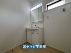 三面鏡タイプの洗面台