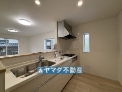 キッチンからご家族との会話ができますね。