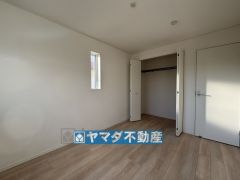 2階洋室6帖のお部屋です。