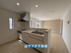 キッチンからご家族との会話ができますね。