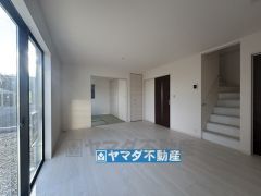 リビングの広さに加えて和室の入り口を開放すればさらに広々とした空間になります