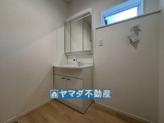 三面鏡タイプの洗面台