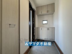 シューズボックスの他に充実した収納