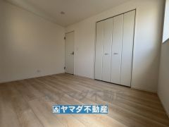 2階洋室6帖のお部屋です