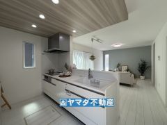 キッチンからご家族との会話ができますね。