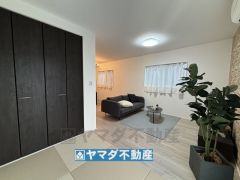 リビングには3帖の和室があります