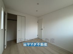 2階洋室のお部屋です
