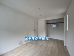 2階洋室6帖のお部屋です。