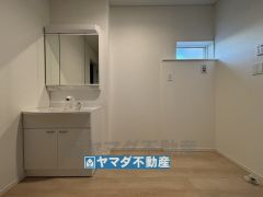 三面鏡タイプの洗面台