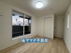 2階洋室6.5帖のお部屋です。