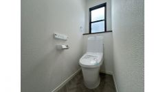 トイレ新品交換済
