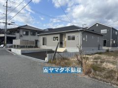 5号棟ケイミュー外壁は汚れが付きにくい効果を併せ持つ特徴があります。