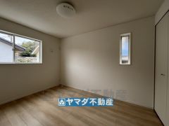 2階洋室6帖のお部屋です。