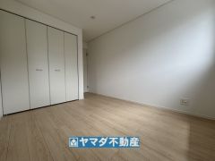 2階洋室5.7帖のお部屋です。