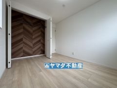 2階洋室のお部屋です。