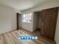 2階洋室6帖のお部屋にはウォークインクローゼットがあります。