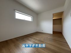 2階洋室6帖のお部屋です。