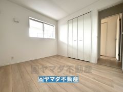 2階洋室5.2帖のお部屋です。