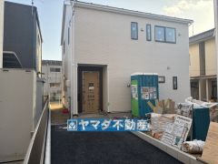 2号棟ケイミュー外壁は汚れが付きにくい効果を併せ持つ特徴があります。