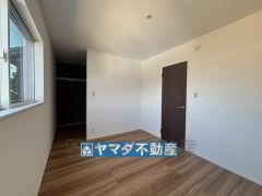 2階洋室6帖のお部屋です。