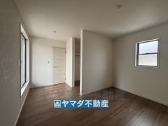 2階洋室のお部屋です