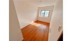 洋室6.5帖のお部屋です。