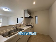 キッチンからご家族との会話ができますね。