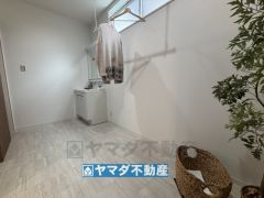 ランドリールームがあるので外を気にせず洗濯物が干せます