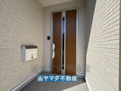 玄関横にはポストがあります