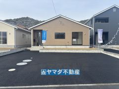 2号棟ケイミュー外壁は汚れが付きにくい効果を併せ持つ特徴があります。