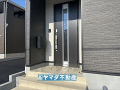 玄関横にはポストが設置