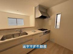 キッチンからご家族との会話ができますね。