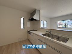 キッチンからご家族との会話ができますね。