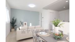 キッチン横には収納スペース