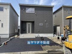 3号棟ケイミュー外壁は汚れが付きにくい効果を併せ持つ特徴があります。