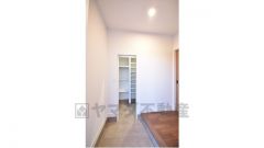 1階玄関には収納たっぷりなシューズクローク