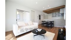 リビングの広さに加えて和室の入り口を開放すればさらに広々とした空間になります