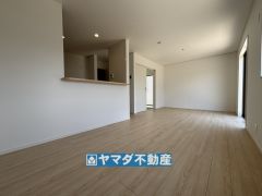 リビングの広さに加えて和室の入り口を開放すればさらに広々とした空間になります