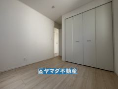 2階洋室のお部屋です。