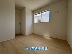 2階洋室5帖のお部屋です。