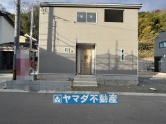 1号棟ケイミュー外壁は汚れが付きにくい効果を併せ持つ特徴があります。