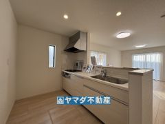 キッチンからご家族との会話ができますね。