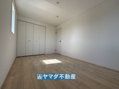 2階洋室のお部屋です