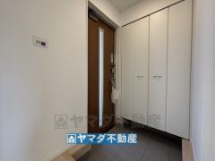 玄関にはシューズボックスがあります