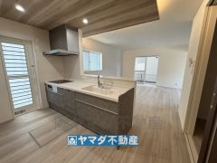 キッチンからご家族との会話ができますね。