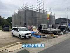 2号棟ケイミュー外壁は汚れが付きにくい効果を併せ持つ特徴があります。