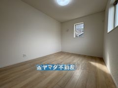 2階洋室6.5帖のお部屋です。