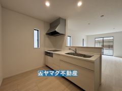 キッチンからご家族との会話ができますね。